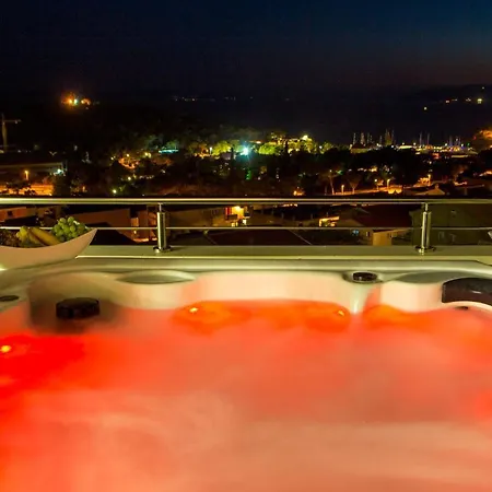 Apartment New Penthouse 150 M2 With Private Jacuzzi, Beautiful Sea, City And Island View Makarska