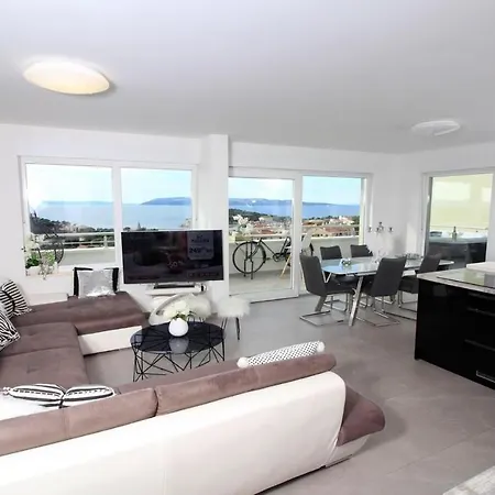 Apartment New Penthouse 150 M2 With Private Jacuzzi, Beautiful Sea, City And Island View Makarska