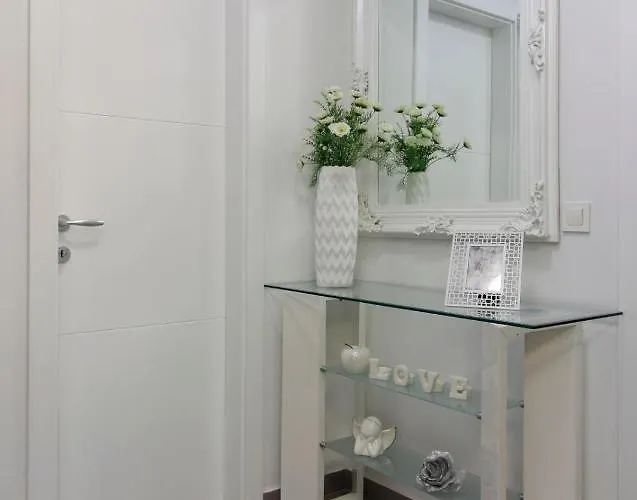 New Penthouse 150 M2 With Private Jacuzzi, Beautiful Sea, City And Island View