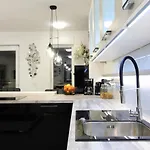New Penthouse 150 M2 With Private Jacuzzi, Beautiful Sea, City And Island View 公寓 *