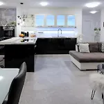 公寓 New Penthouse 150 M2 With Private Jacuzzi, Beautiful Sea, City And Island View *