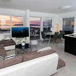 New Penthouse 150 M2 With Private Jacuzzi, Beautiful Sea, City And Island View