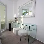 New Penthouse 150 M2 With Private Jacuzzi, Beautiful Sea, City And Island View *