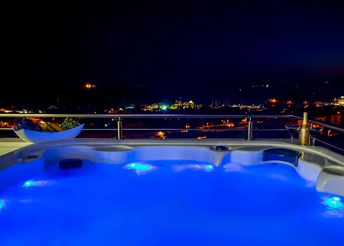 Apartman New Penthouse 150 M2 With Private Jacuzzi, Beautiful Sea, City And Island View *