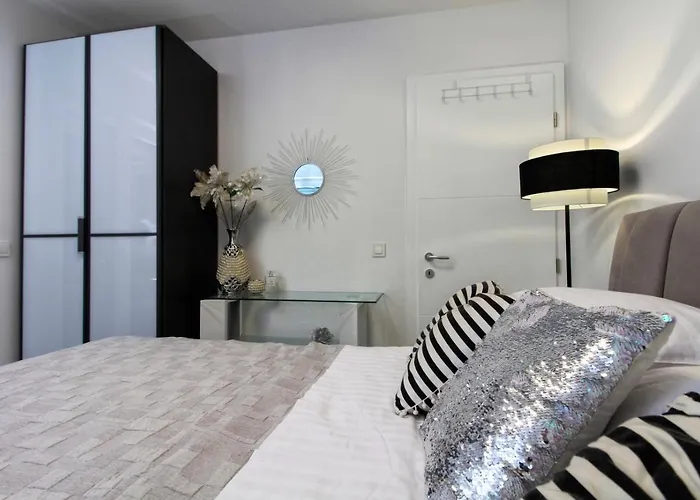 Apartman New Penthouse 150 M2 With Private Jacuzzi, Beautiful Sea, City And Island View