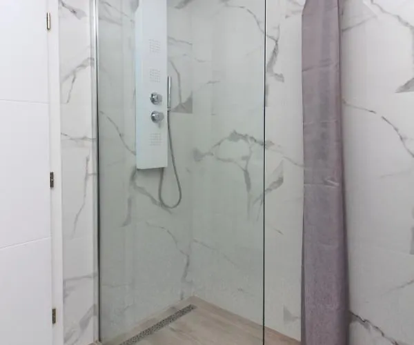 New Penthouse 150 M2 With Private Jacuzzi, Beautiful Sea, City And Island View Apartment *