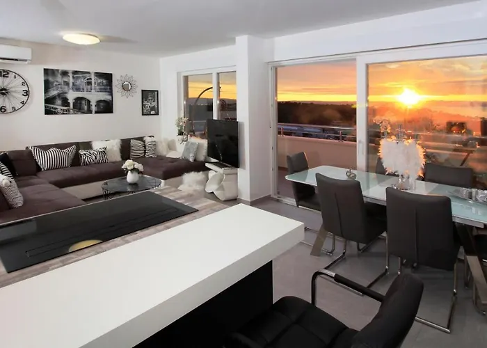 New Penthouse 150 M2 With Private Jacuzzi, Beautiful Sea, City And Island View Apartman *