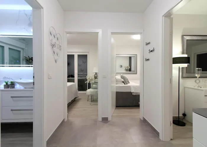 New Penthouse 150 M2 With Private Jacuzzi, Beautiful Sea, City And Island View * Makarska