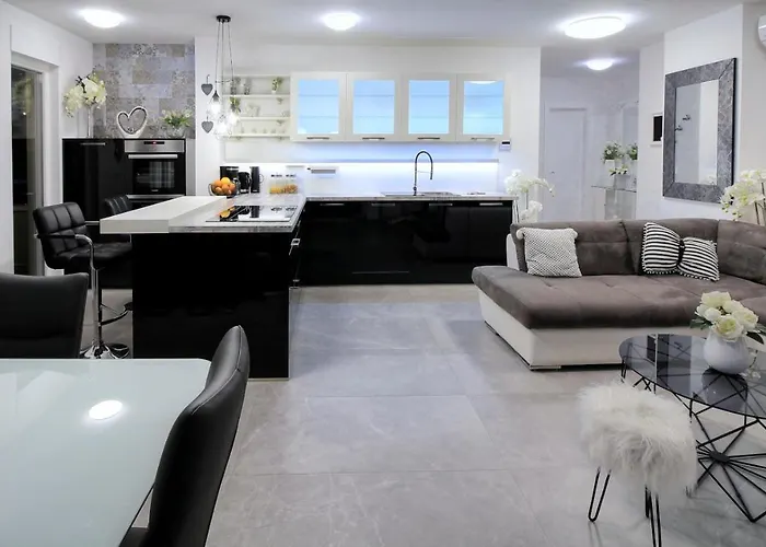 Apartman New Penthouse 150 M2 With Private Jacuzzi, Beautiful Sea, City And Island View *