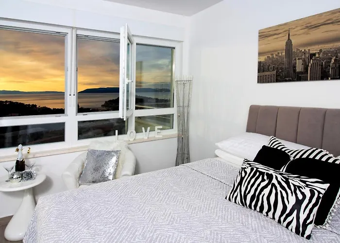 New Penthouse 150 M2 With Private Jacuzzi, Beautiful Sea, City And Island View *