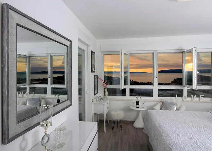 Apartman New Penthouse 150 M2 With Private Jacuzzi, Beautiful Sea, City And Island View Makarska