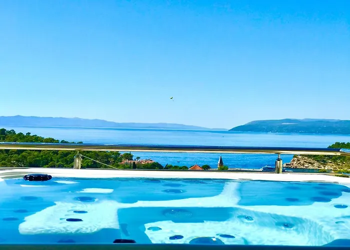 Apartment New Penthouse 150 M2 With Private Jacuzzi, Beautiful Sea, City And Island View Makarska