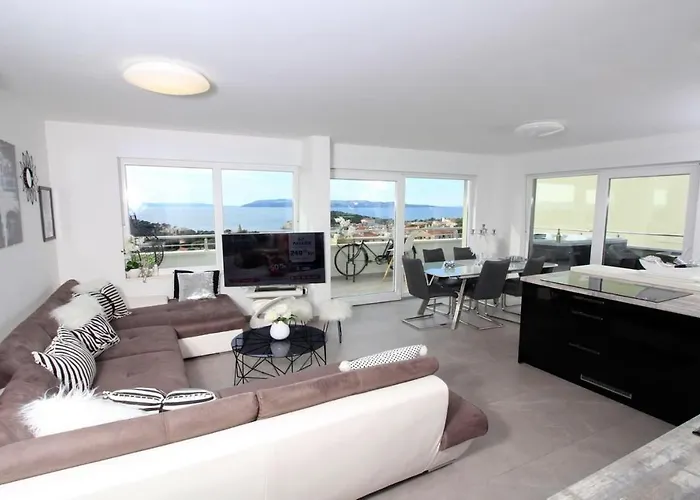 Apartment New Penthouse 150 M2 With Private Jacuzzi, Beautiful Sea, City And Island View Makarska