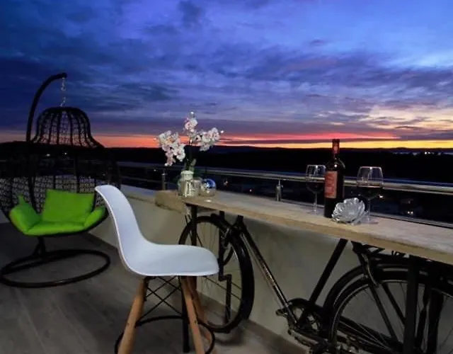 New Penthouse 150 M2 With Private Jacuzzi, Beautiful Sea, City And Island View Apartman *