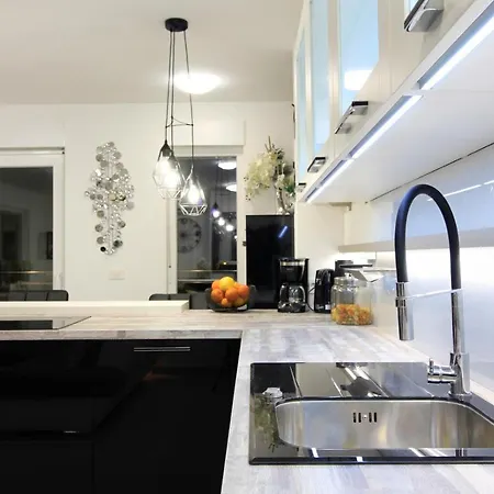 New Penthouse 150 M2 With Private Jacuzzi, Beautiful Sea, City And Island View Apartman *