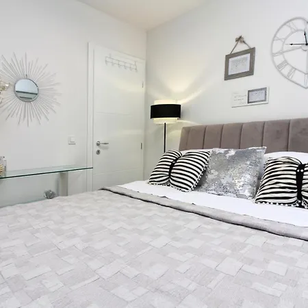 New Penthouse 150 M2 With Private Jacuzzi, Beautiful Sea, City And Island View * Makarska