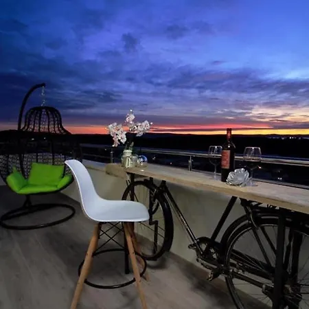 New Penthouse 150 M2 With Private Jacuzzi, Beautiful Sea, City And Island View Apartman *